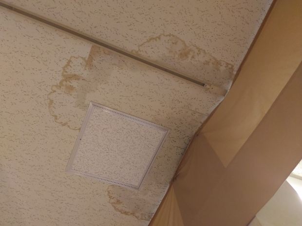 屋根が破損